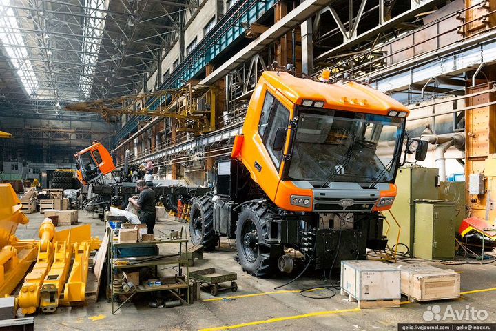 Крупный машиностроительный завод