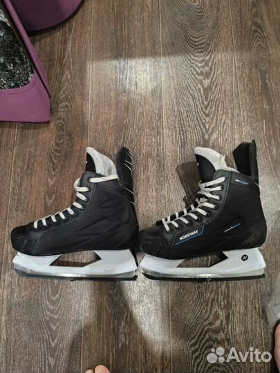 Коньки хоккейные