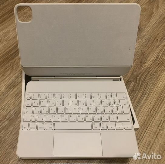 Apple Magic Keyboard iPad Pro 11