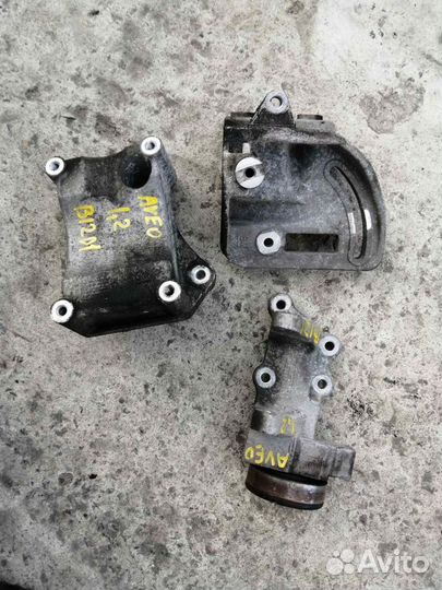 Кронштейн шевроле Авео Т300 Спарк М 300 1.2 1.0