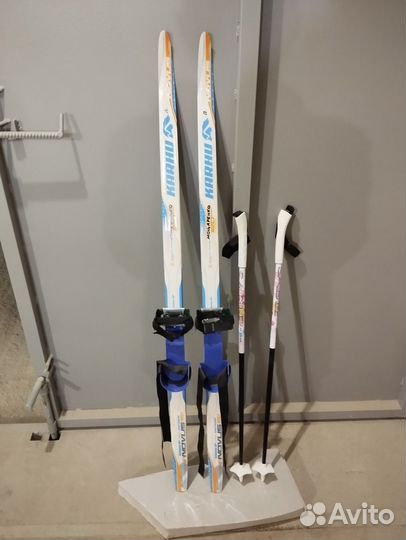 Лыжи детские пластиковые с палками