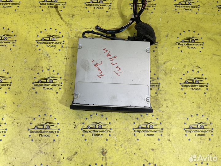 Cd-чейнджер Volkswagen Tiguan 1