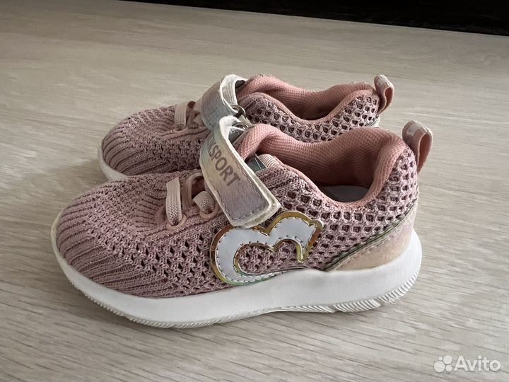 Кроссовки для девочки