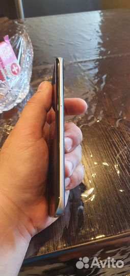 Телефон Samsung Galaxy S7 edge