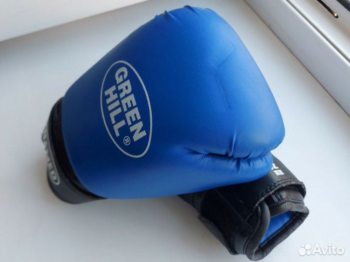 Боксерские перчатки