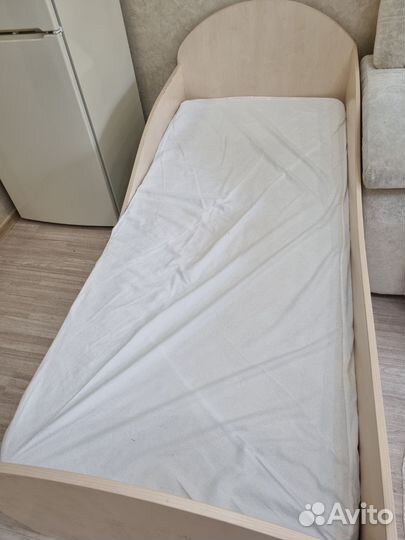 Кровать детская с матрасом