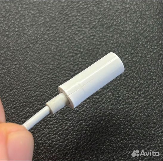 Адаптер Apple Lightning - mini jack 3.5 (MMX62ZM/A