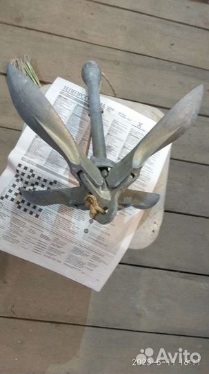 Якорь для лодки