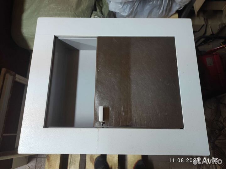 Передаточное устройство - лоток для денег