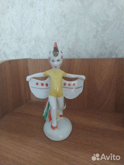 Фарфоровый статуэтка