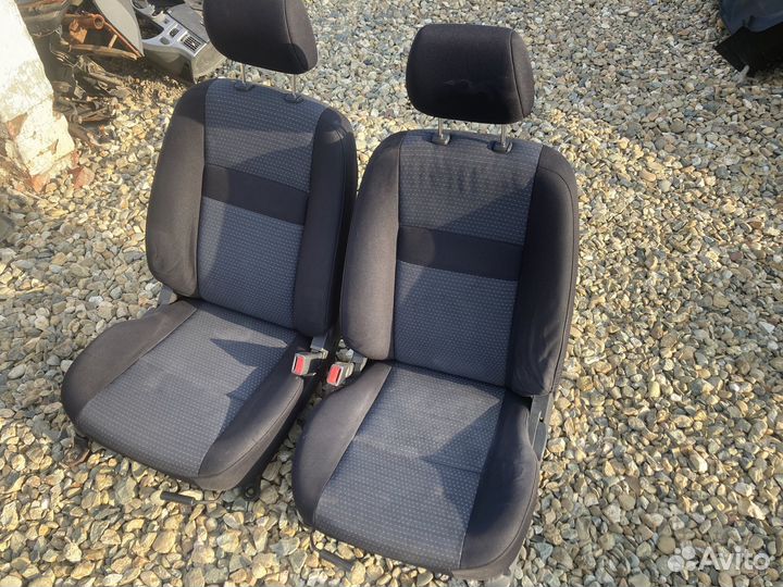 Передние сидения Хендай Гетц