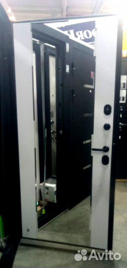 Входная дверь Флорида зеркало фацет эмалит белый