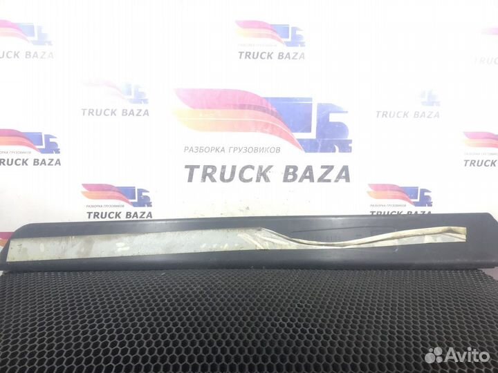 Накладка обшивки салона левая