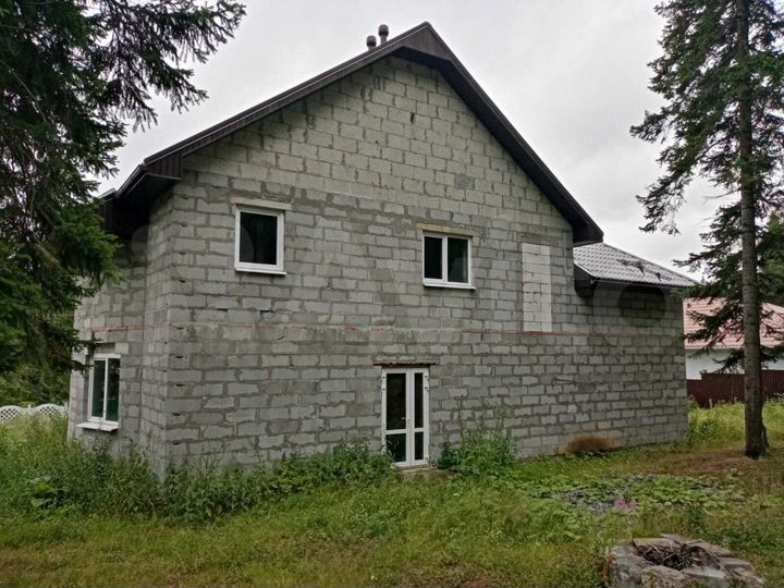 Коттедж 320 м² на участке 17 сот.