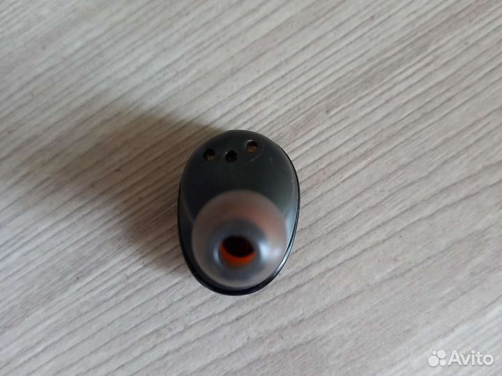 Правый наушник jbl