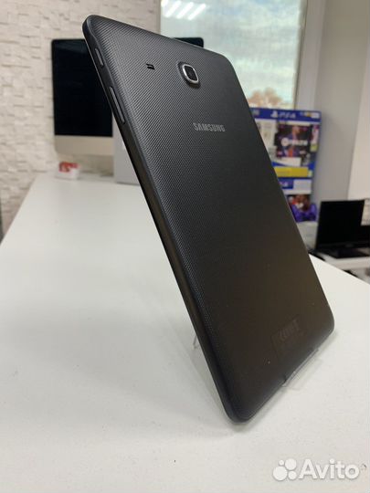 Планшет Samsung Tab E 1/8Gb