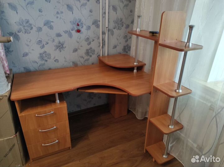 Компьютерный стол