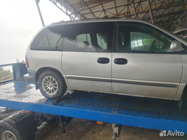 Кузов по частям Dodge Caravan