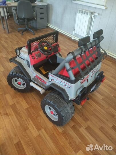 Детский автомобиль на аккумуляторе