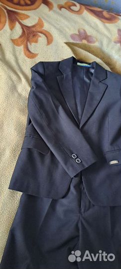 Костюм тройка(школьная форма) с рубашками рр 128