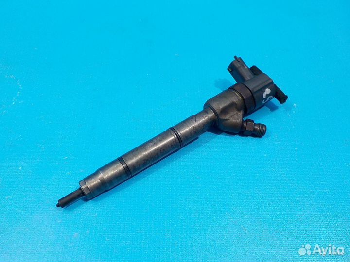 Форсунка дизельная Kia Ceed 1.6 tdi 338002A400