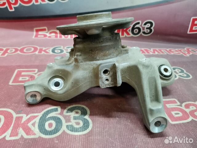 Кулак задний левый Mercedes-Benz E -Class