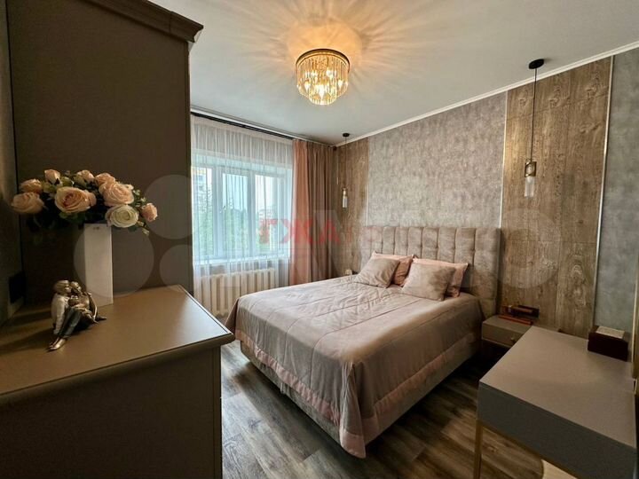 3-к. квартира, 85 м², 4/10 эт.