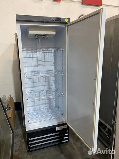 Холодильный шкаф