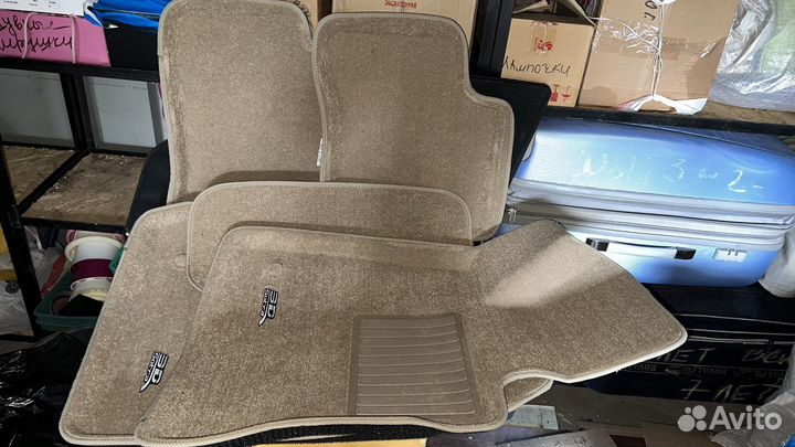 Новые коврики для авто