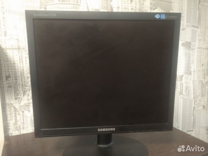 Продаю 2 монитора LG и Самсунг