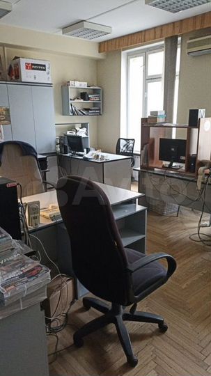 Здание, 1727 м²