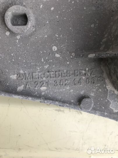 Кронштейн редуктора Mercedes-Benz S-Class W221