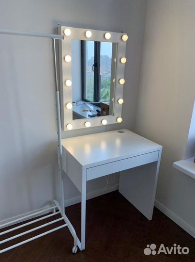 Зеркало настенное