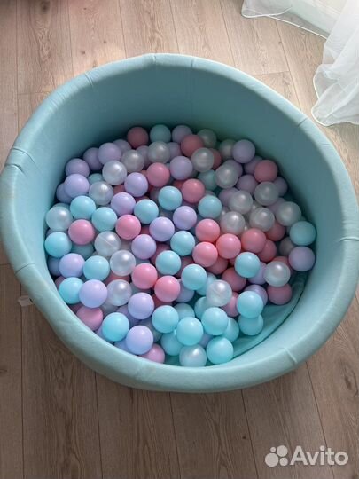 Сухой бассейн с шариками