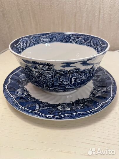 Соусник фарфоровый винтаж Англия