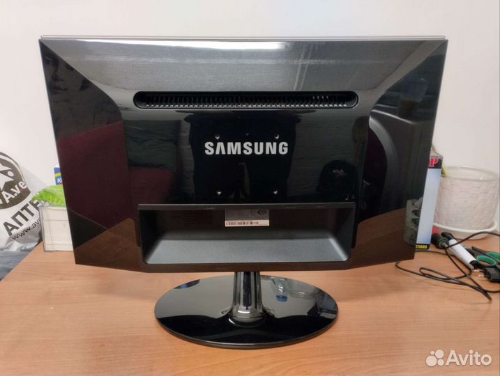 Монитор Samsung P2250