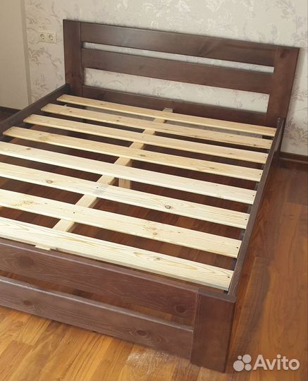 Кровать из массива дерева Ретро