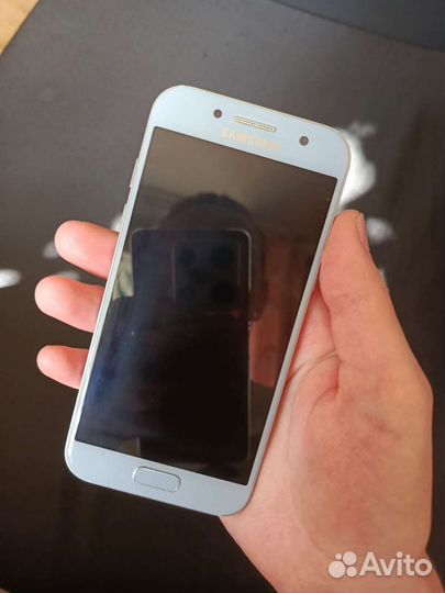 Телефон Samsung galaxy a3 2017