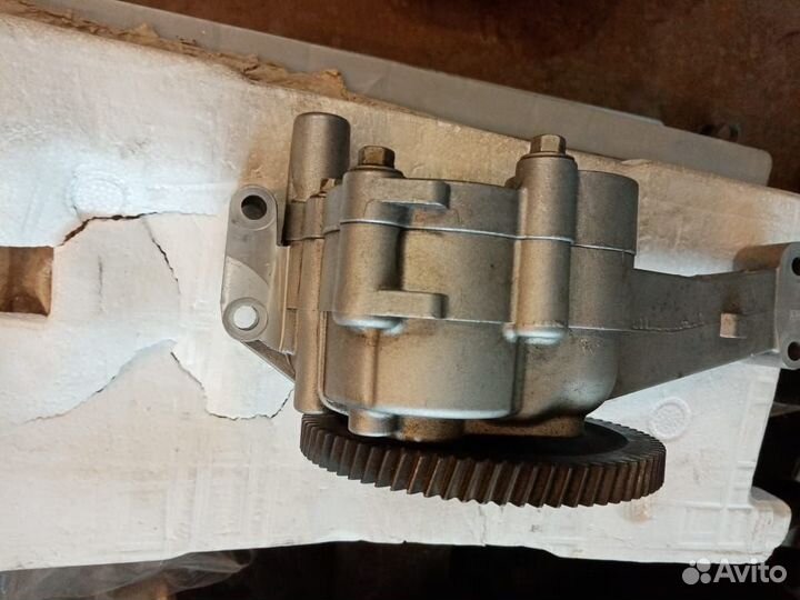 Масляный насос Scania P R G 2142111