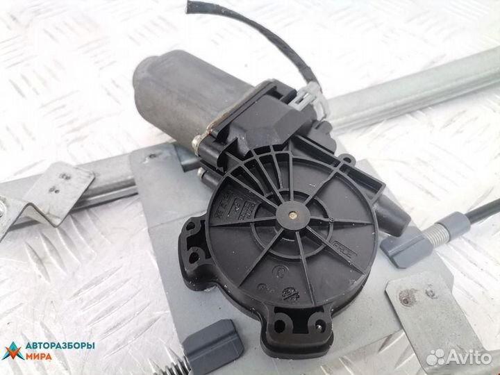 Стеклоподъемник передний правый Renault Modus 2004