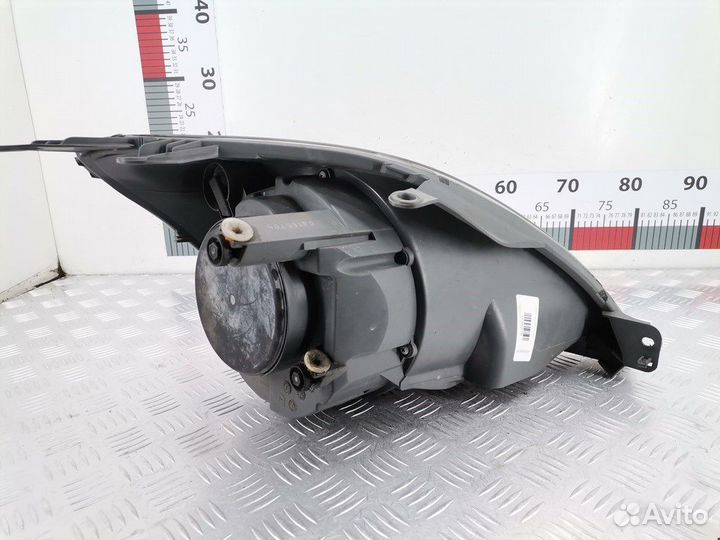 Фара передняя для Ford Fiesta 5 1416311