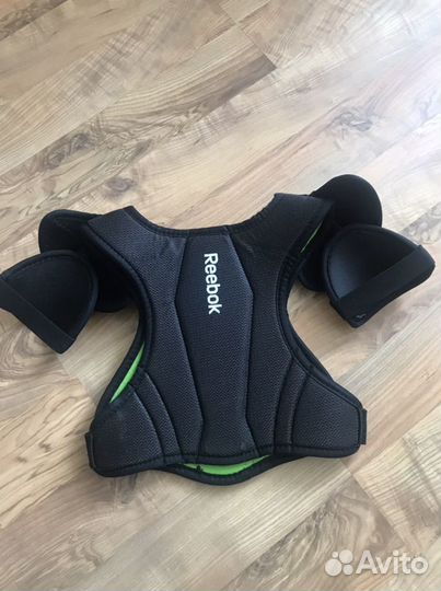 Наплечник (нагрудник) reebok