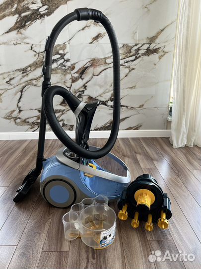 Пылесос с аквафильтром Samsung SD9420 aquatic