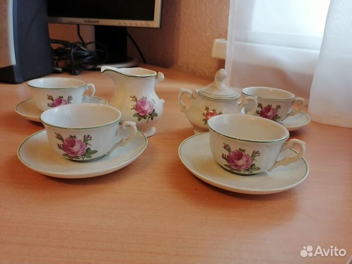 Детская фарфоровая посудка,2сервиза