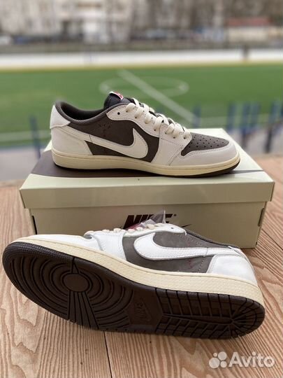 Nike Air Jordan 1 low Travis Scott