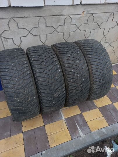 Goodyear Ultragrip Ice Arctic 205/55 R16