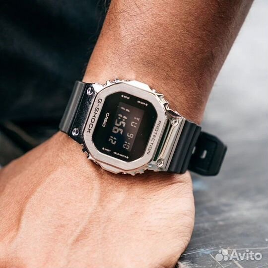 Часы Casio GM-5600-1E (Новые, Оригинал)