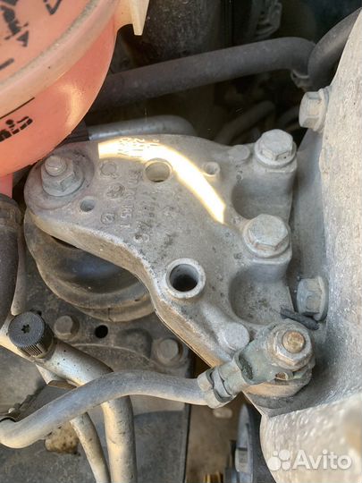 Кронштейн подушки двигателя Volkswagen Polo 5 CFN