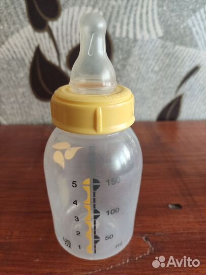 Бутылочка Medela с соской, имитирующей грудь