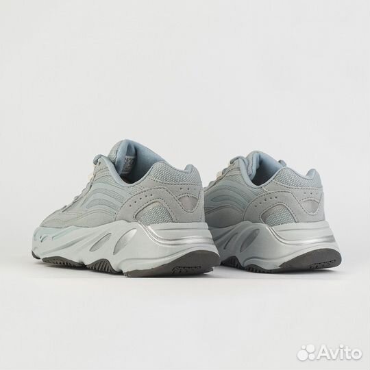 Кроссовки Adidas Yeezy Boost 700 v2 Hospital Blue